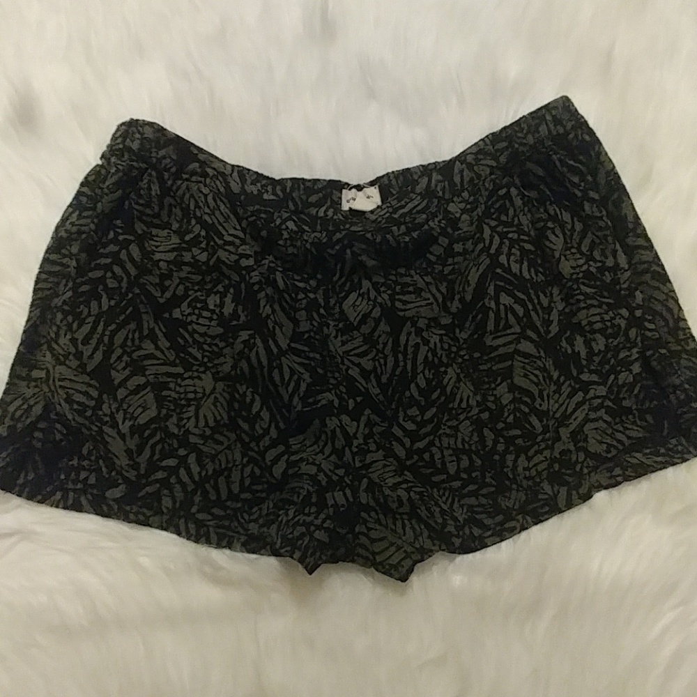 silence + noise shorts